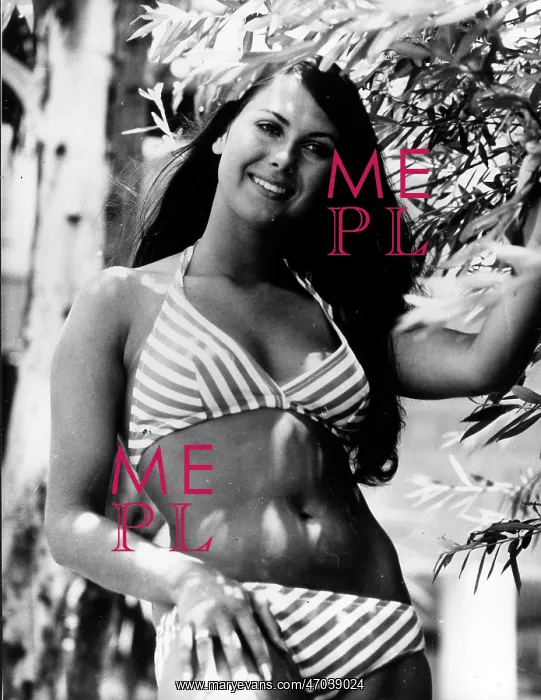  : Girls of the World in Bikini