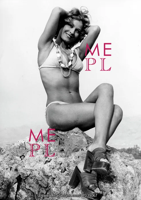 : Girls of the World in Bikini : Girls of the World in Bikini
