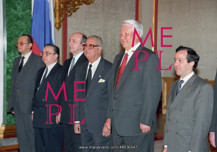 : Giving of credentials, 1993 : Giving of credentials, 1993