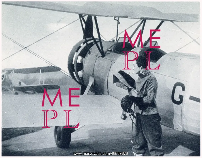 : Gladys Calthrop as a pilot : Gladys Calthrop as a pilot