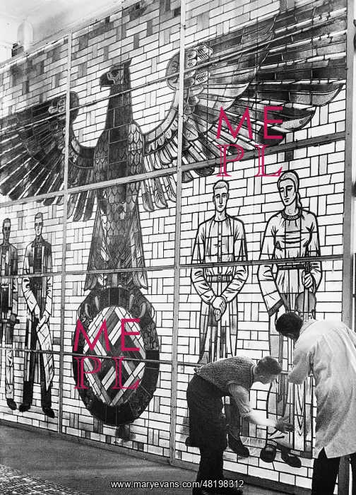 : Glass window in the German Pavilion for Paris, 1937 : Glass window in the German Pavilion for Paris, 1937