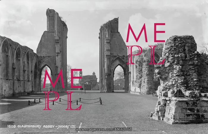 : Glastonbury Abbey Ruins : Glastonbury Abbey Ruins