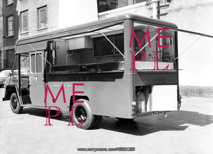 : GLC-LFB - Canteen van at Lambeth HQ : GLC-LFB - Canteen van at Lambeth HQ
