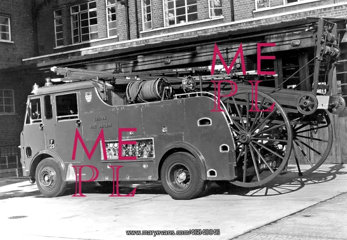 : GLC-LFB - Dual purpose pump-escape fire engine : GLC-LFB - Dual purpose pump-escape fire engine