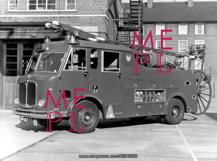 : GLC-LFB - Dual purpose pump-escape fire engine : GLC-LFB - Dual purpose pump-escape fire engine