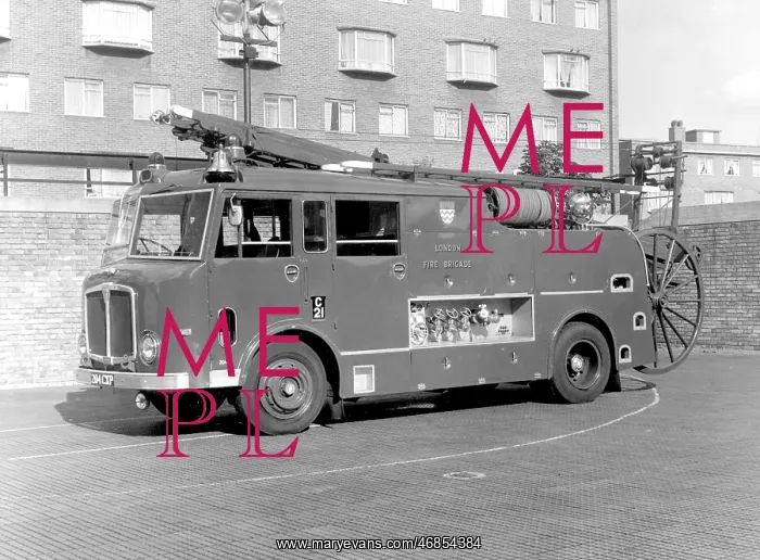 : GLC-LFB - Dual purpose pump-escape fire engine : GLC-LFB - Dual purpose pump-escape fire engine