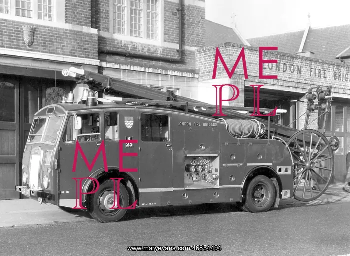 : GLC-LFB - Dual purpose pump-escape fire engine : GLC-LFB - Dual purpose pump-escape fire engine