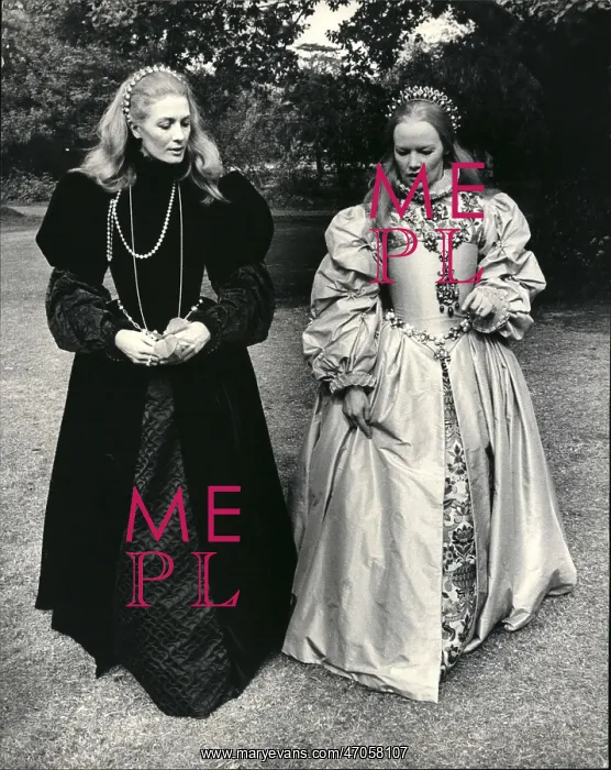 : Glenda Jackson and Vanessa Redgrave, Shepperton : Glenda Jackson and Vanessa Redgrave, Shepperton