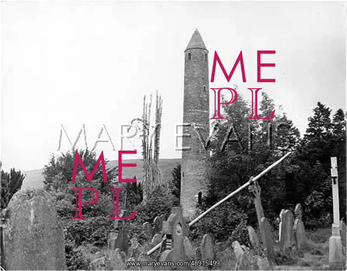 : GLENDALOUGH ROUND TOWER : GLENDALOUGH ROUND TOWER