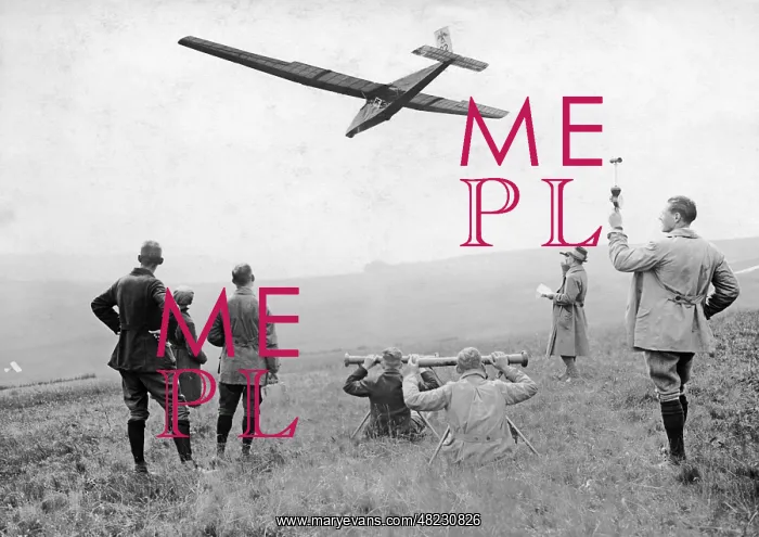 : Gliding competition in the Rhoen Mountains, 1925 : Gliding competition in the Rhoen Mountains, 1925