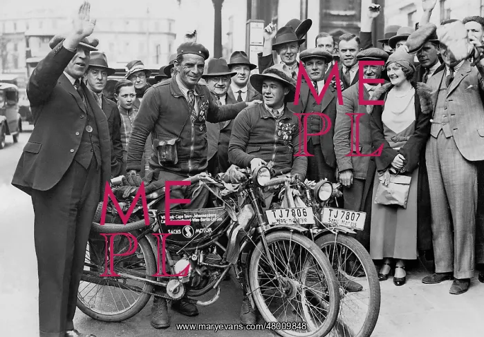 : Globetrotter in London, 1933 : Globetrotter in London, 1933