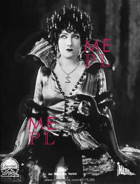 : Gloria Swanson : Gloria Swanson