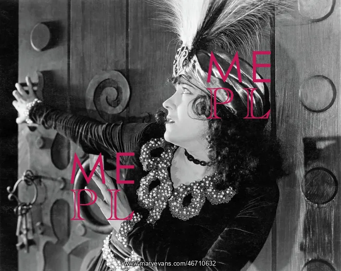: Gloria Swanson - Actress - Hollywood : Gloria Swanson - Actress - Hollywood