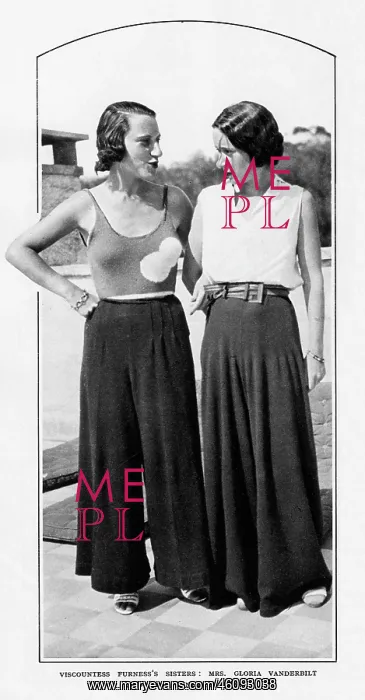 : Gloria Vanderbilt and Mrs Benjamin Thaw : Gloria Vanderbilt and Mrs Benjamin Thaw
