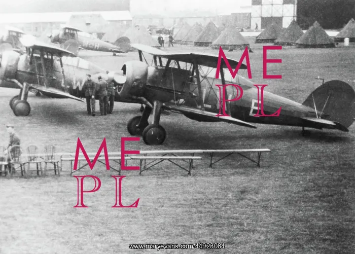  : Gloster Gladiator