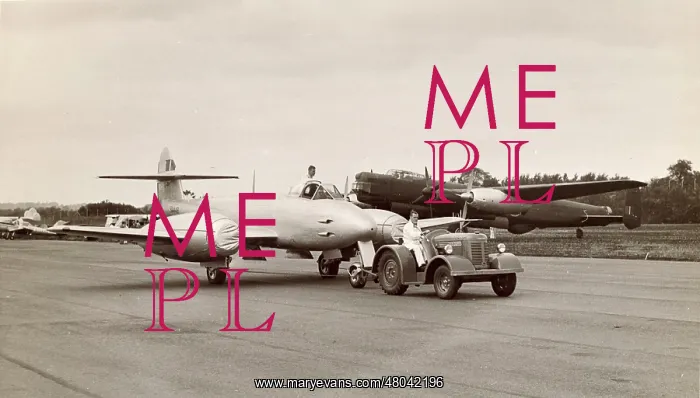  : Gloster Meteor F4 RA449