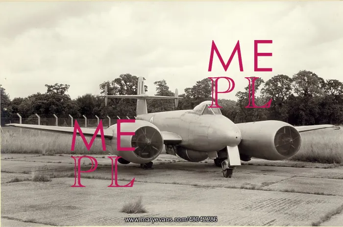 : Gloster Meteor F4 RA490 : Gloster Meteor F4 RA490