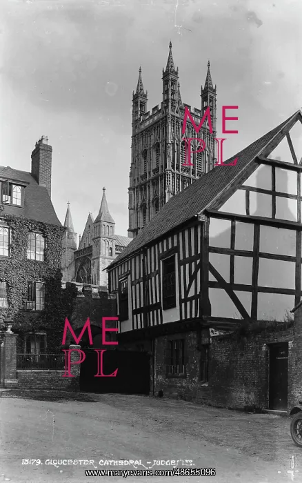 : Gloucester Cathedral and Historic Buildings : Gloucester Cathedral and Historic Buildings