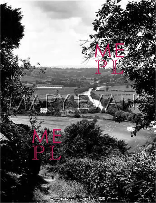 : GLOUCESTERSHIRE SCENERY : GLOUCESTERSHIRE SCENERY