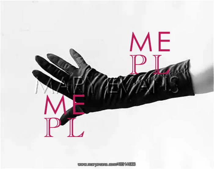  : A GLOVED HAND