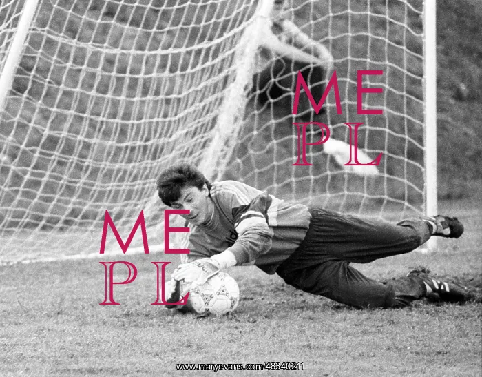 : Goalkeeper Rinat Dasaev, 1988 : Goalkeeper Rinat Dasaev, 1988