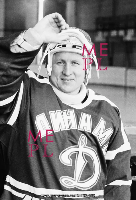 : Goalkeeper Vladimir Myshkin, 1990 : Goalkeeper Vladimir Myshkin, 1990
