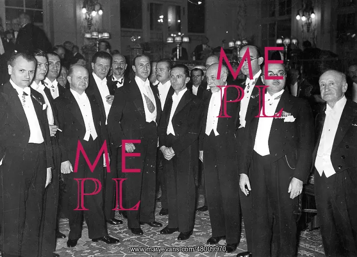 : Goebbels with artists at the 9th Congress of Composers and A : Goebbels with artists at the 9th Congress of Composers and A