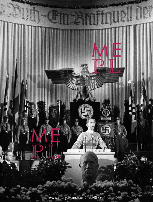: Goebbels at the opening of the Week of the German Book : Goebbels at the opening of the Week of the German Book
