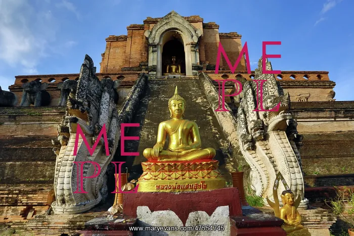 : Gold Buddha statue, Wat Chedi Luang temple, Chiang Mai : Gold Buddha statue, Wat Chedi Luang temple, Chiang Mai