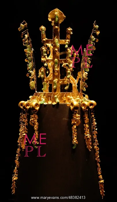 : The Gold crown of Silla from Hwangnamdaechong : The Gold crown of Silla from Hwangnamdaechong