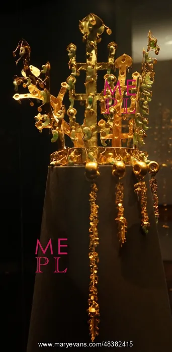 : The Gold crown of Silla from Hwangnamdaechong : The Gold crown of Silla from Hwangnamdaechong