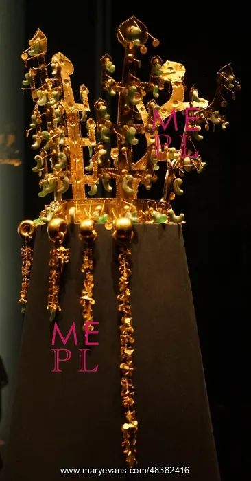 : The Gold crown of Silla from Hwangnamdaechong : The Gold crown of Silla from Hwangnamdaechong