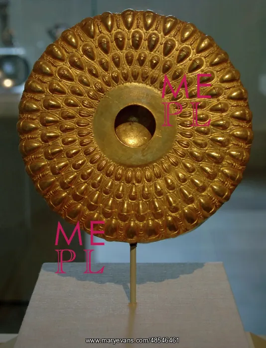 : Gold phiale. Libation bowl. 4th-3rd century B.C. Metropolita : Gold phiale. Libation bowl. 4th-3rd century B.C. Metropolita