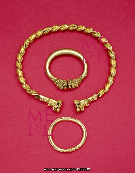 : Three gold rings : Three gold rings