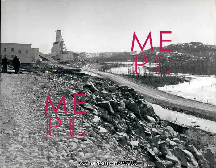 : Gold mine at Yellowknife, alongside a lake, Canada : Gold mine at Yellowknife, alongside a lake, Canada