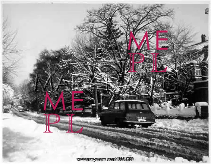  : GOLDERS GREEN IN SNOW