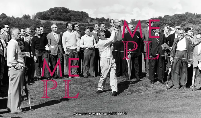  : Golfer drives