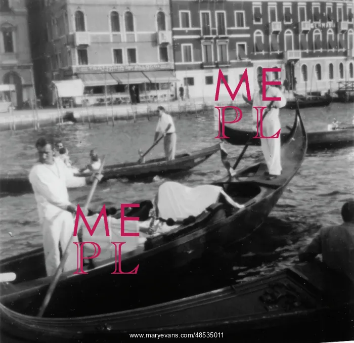 : Gondoliers in Venice, Italy : Gondoliers in Venice, Italy