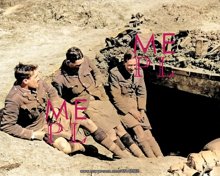 : Gordon Highlanders relax outside dugout, WW1 : Gordon Highlanders relax outside dugout, WW1