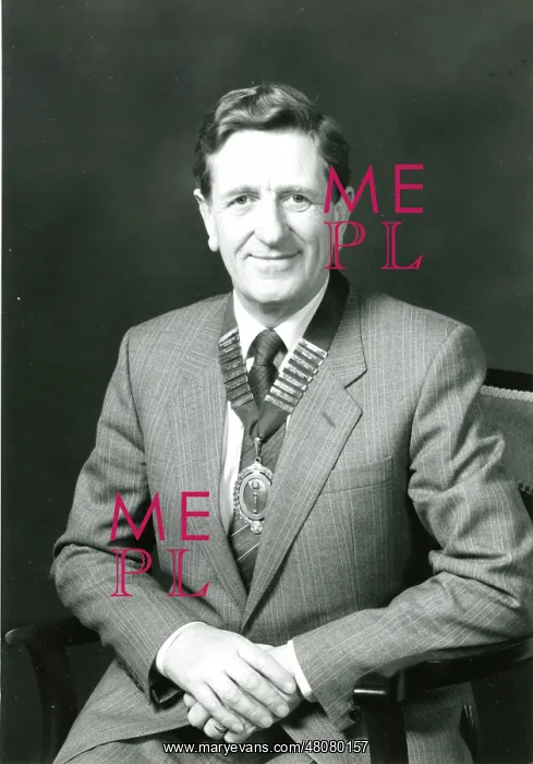: Gordon M. McCoombe, OBE, CEng, MIMechE, FRAeS, President : Gordon M. McCoombe, OBE, CEng, MIMechE, FRAeS, President
