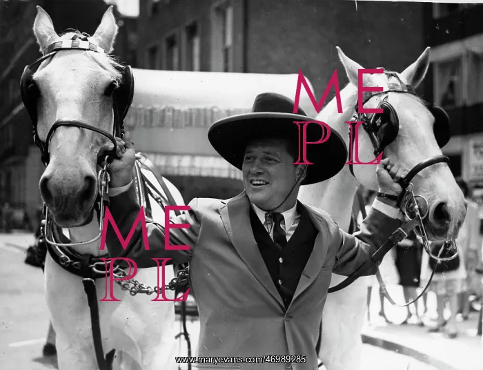 : Gordon Macrae : Gordon Macrae