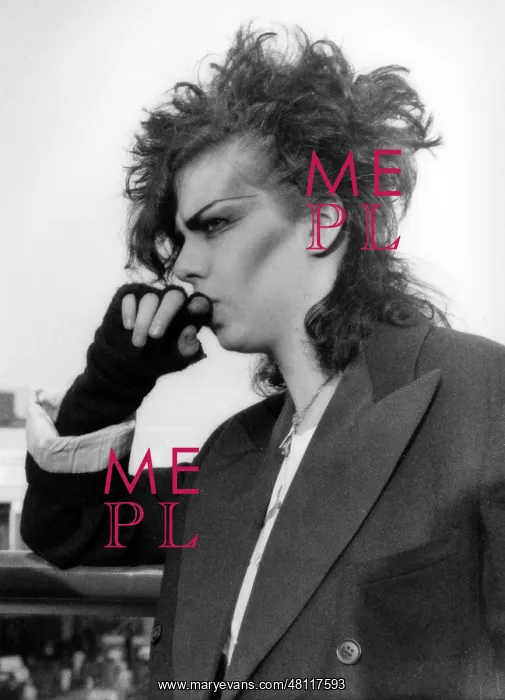 : Goth girl in heavy makeup : Goth girl in heavy makeup