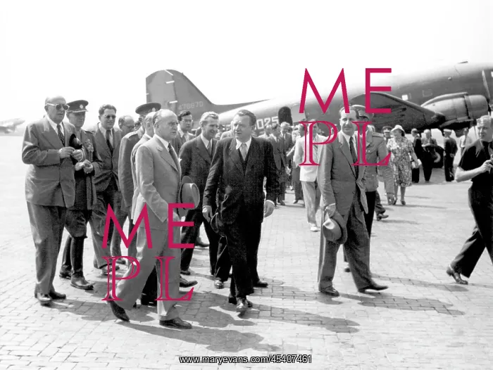 : Gottwald with Jan Masaryk return from Moscow : Gottwald with Jan Masaryk return from Moscow