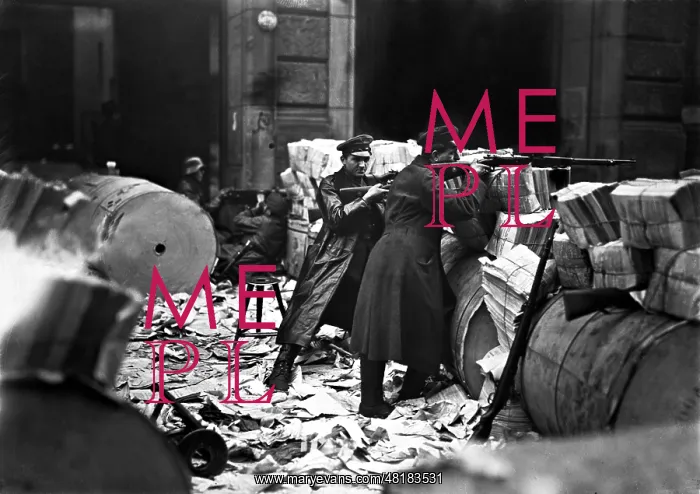 : Government troops during the November Revolution in Berlin : Government troops during the November Revolution in Berlin