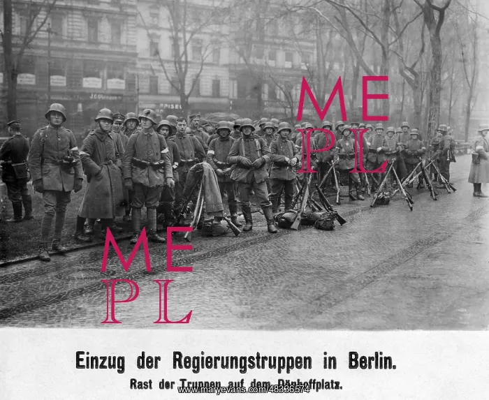 : Governmental troops in Berlin during the January revolt : Governmental troops in Berlin during the January revolt