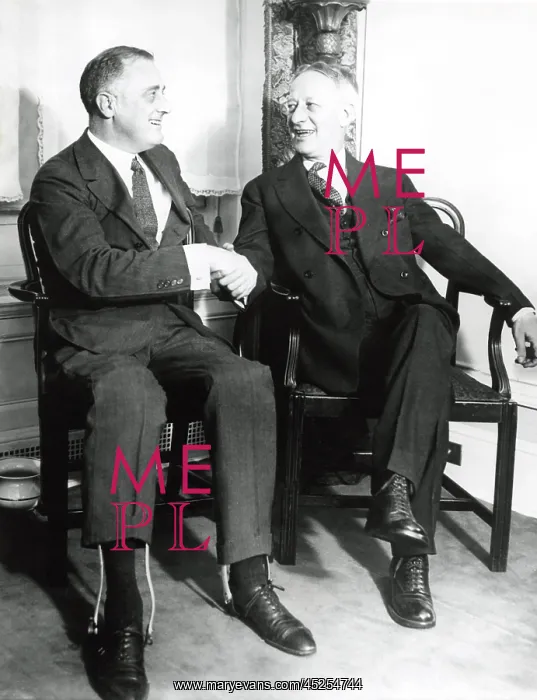: Governor Franklin Roosevelt shakes hands with : Governor Franklin Roosevelt shakes hands with