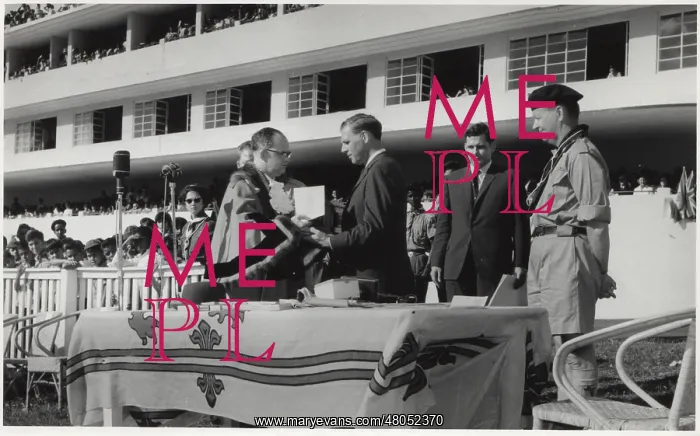 : Governor receiving casket from Mayor, Mauritius : Governor receiving casket from Mayor, Mauritius