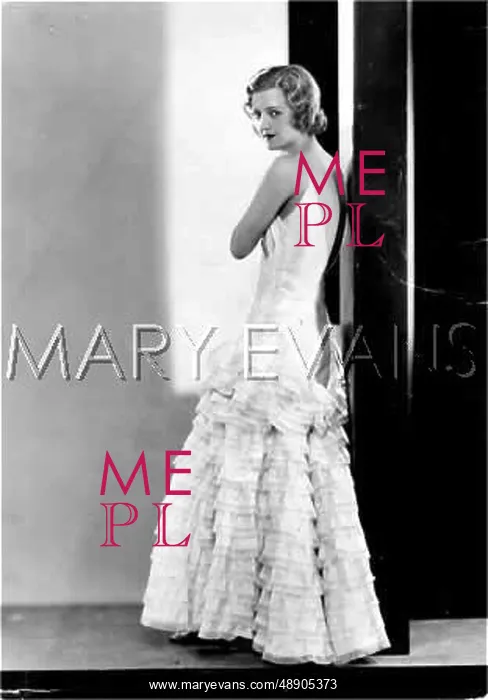 : GOWN WITH FLOUNCES 1930S : GOWN WITH FLOUNCES 1930S
