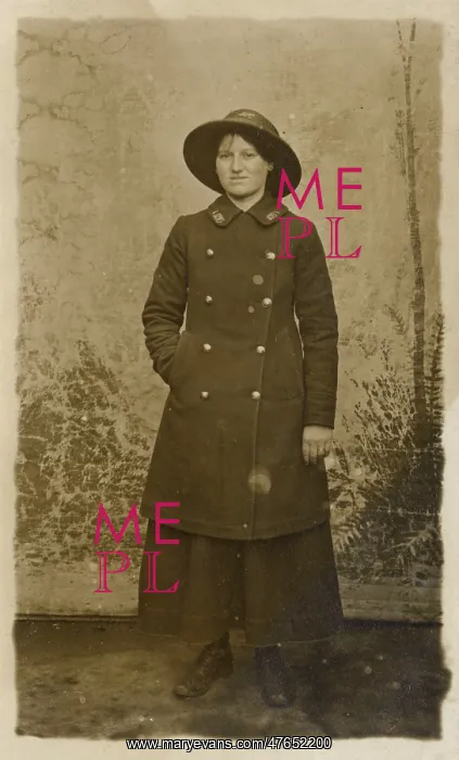 : GPO Post Office female worker in uniform : GPO Post Office female worker in uniform