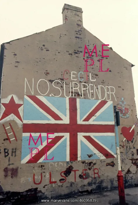 : Graffiti and flag on a wall, Northern Ireland : Graffiti and flag on a wall, Northern Ireland